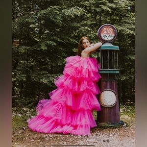 Nothing fits but strapless tulle dress pink